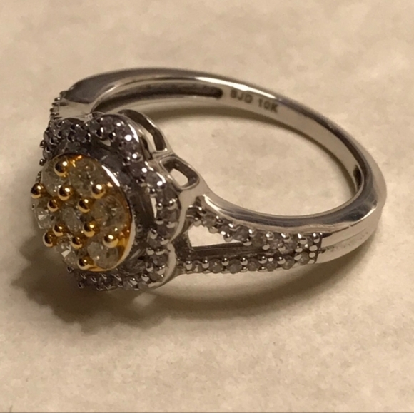 Intense Yellow & White Diamond Ring - Picture 3 of 4